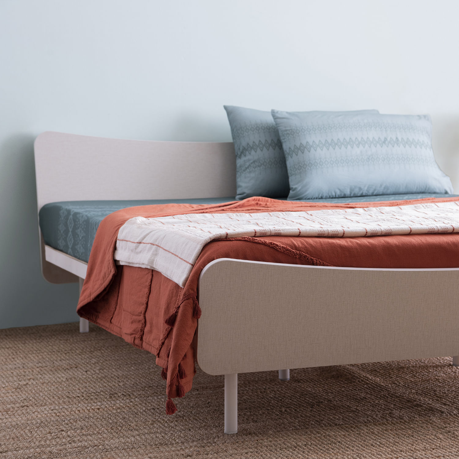 Furlenco - Buy or Rent Furniture & Appliances